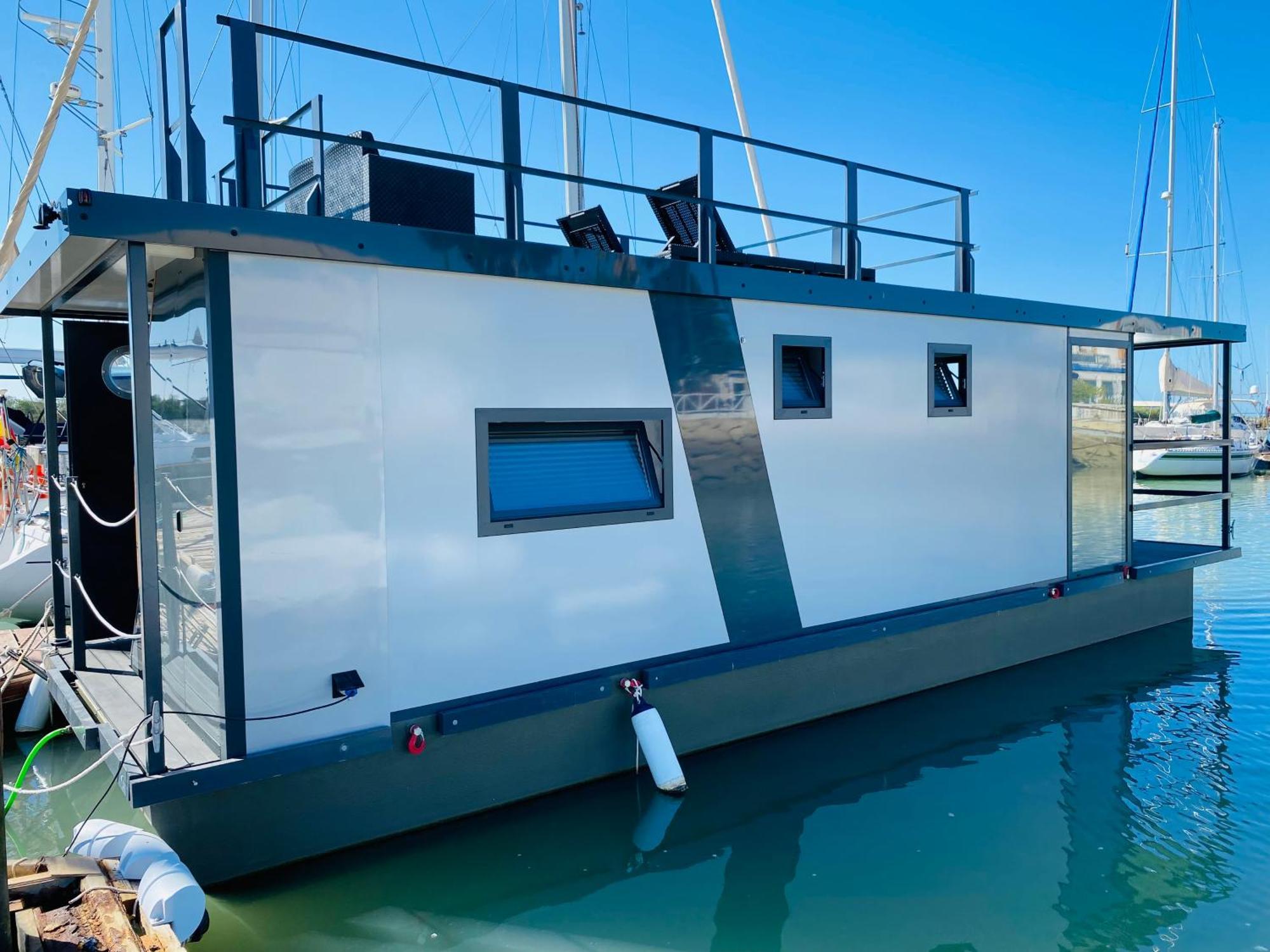 Botel Houseboat Cadiz El Puerto - Casa Flotante El Puerto de Santa Maria