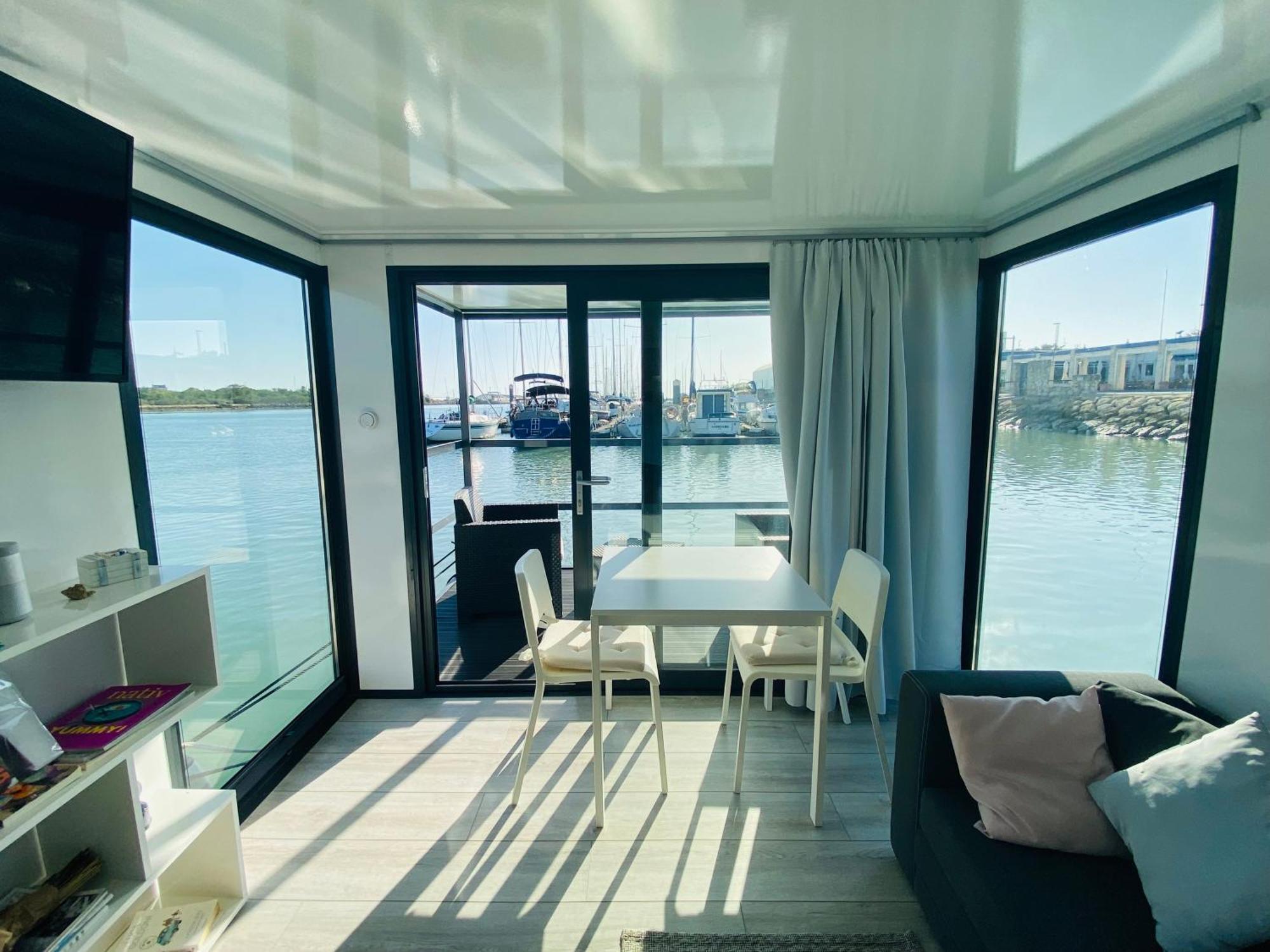 Houseboat Cadiz El Puerto - Casa Flotante Botel El Puerto de Santa María
